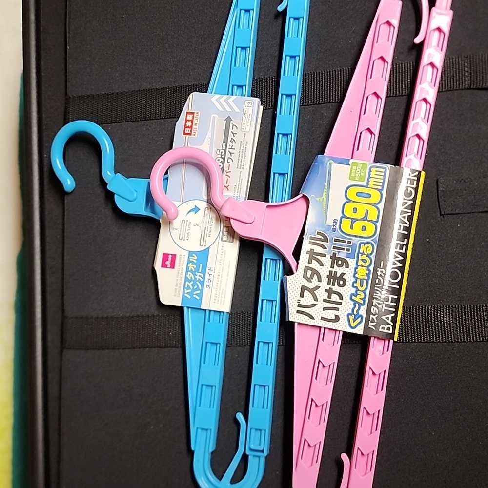 Blue and pink extend hangers